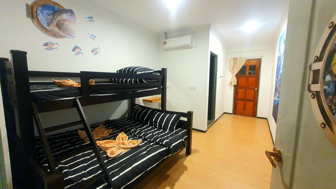 The Ship Guesthouse Room Semporna Exteriér fotografie